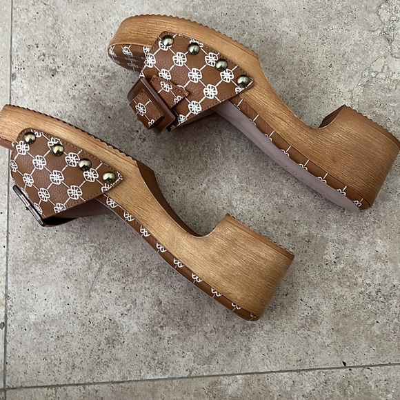 Cuplé slides - Picture 4 of 5